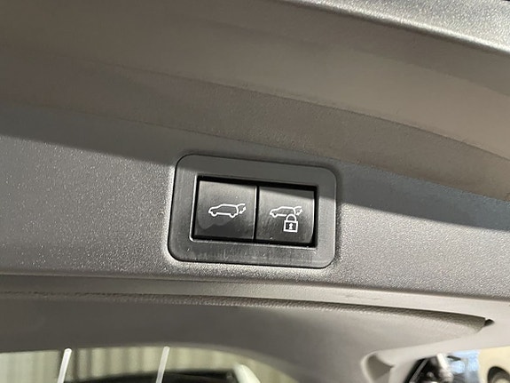 Toyota Corolla 8 of 24