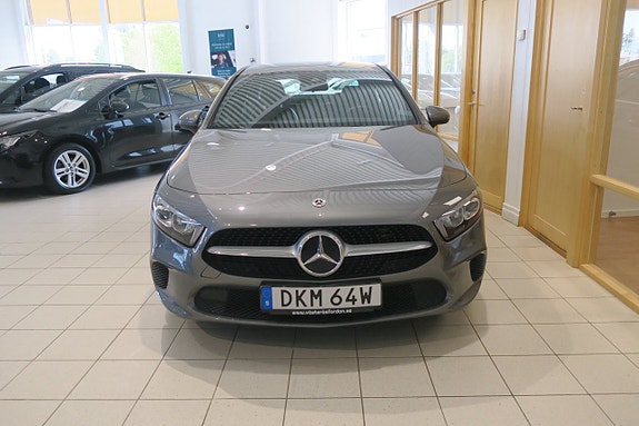 Mercedes-Benz A180 3 of 12