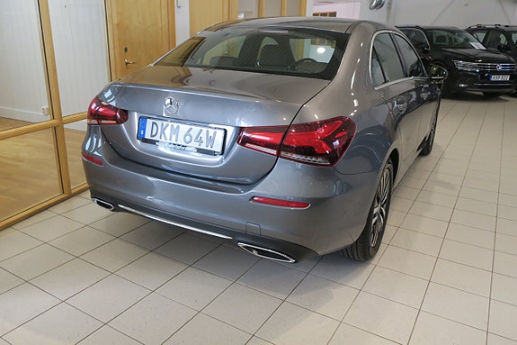 Mercedes-Benz A180 4 of 12