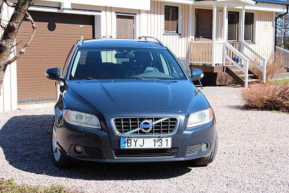 Volvo V70 3 of 6