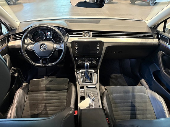 Volkswagen Passat 14 of 18