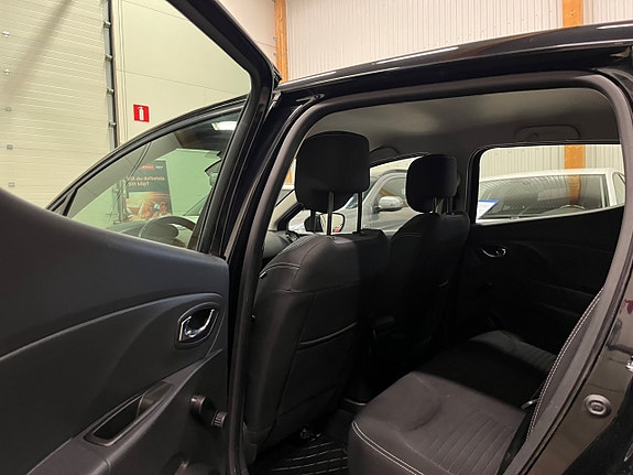 Renault Clio 11 of 12
