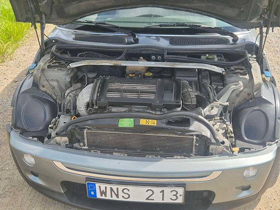 MINI Cooper S 13 of 17