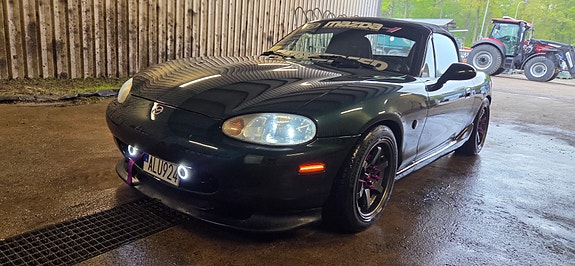 Mazda MX-5 4 of 13