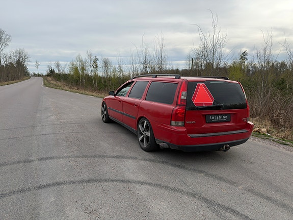 Volvo V70 5 of 7