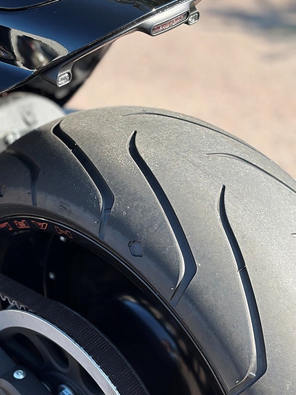 Harley-Davidson FXDR Milwaukee-Eight 114 12 of 14