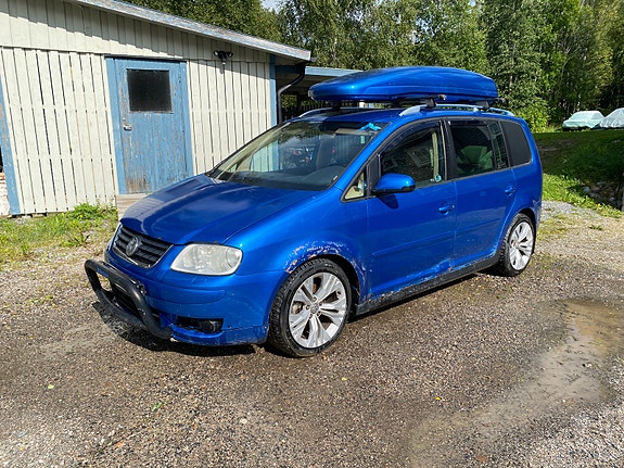 Volkswagen Touran 2 of 7
