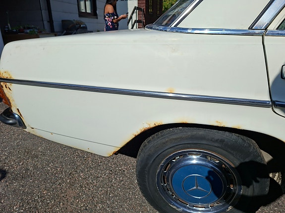Mercedes-Benz 200 12 of 26