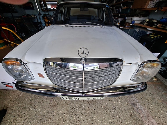Mercedes-Benz 200 23 of 26