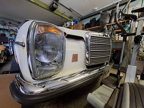 Mercedes-Benz 200 26 of 26