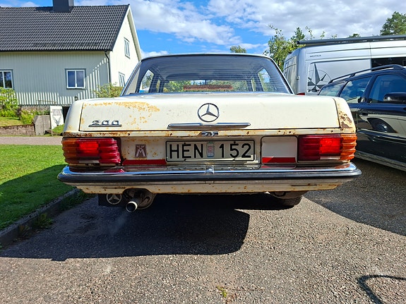Mercedes-Benz 200 13 of 26