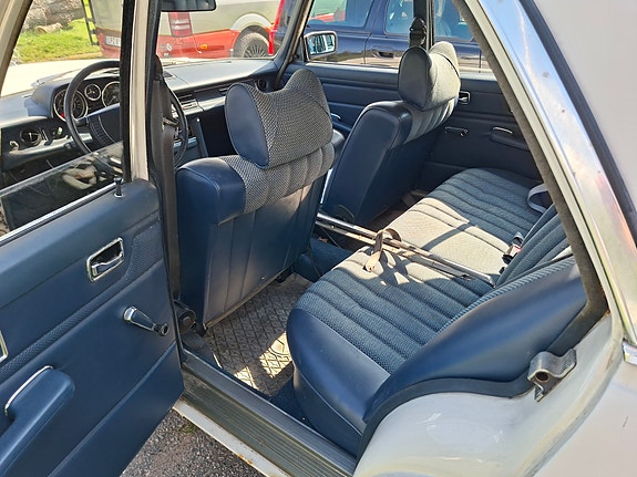 Mercedes-Benz 200 15 of 26