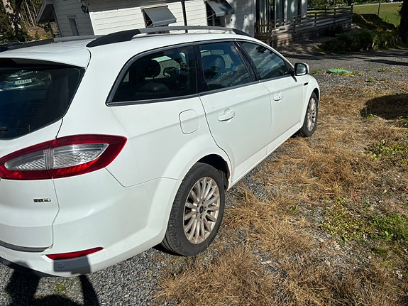 Ford Mondeo 2 of 5