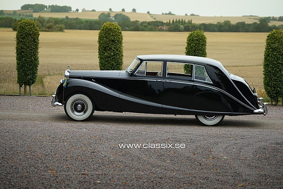 Rolls Royce Silver Wraith 18 of 28