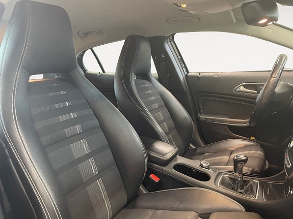 Mercedes-Benz GLA200 14 of 24