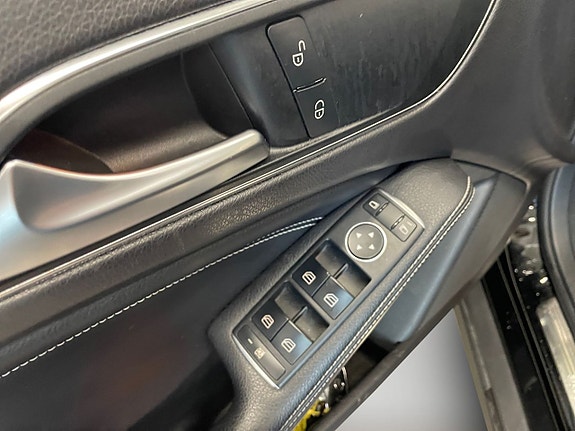 Mercedes-Benz GLA200 18 of 24