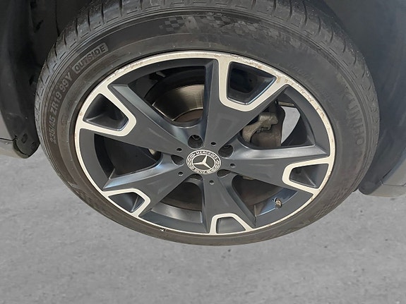Mercedes-Benz GLA200 8 of 24