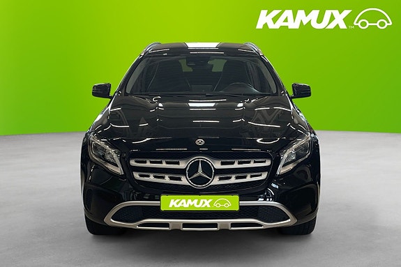 Mercedes-Benz GLA200 6 of 24