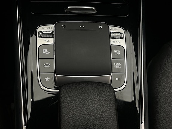 Mercedes-Benz GLB180 d 27 of 30