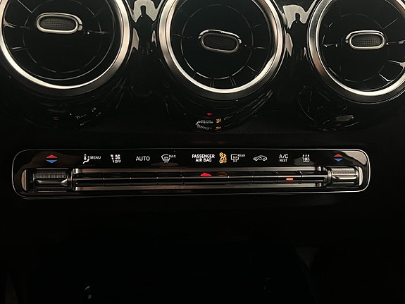 Mercedes-Benz GLB180 d 26 of 30