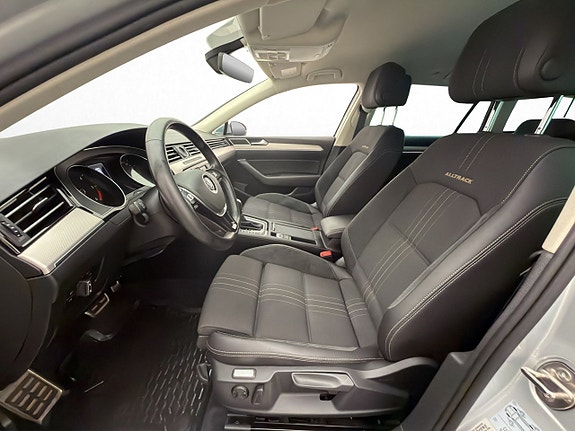 Volkswagen Passat Alltrack 10 of 30