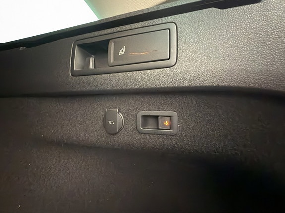 Volkswagen Passat Alltrack 25 of 30