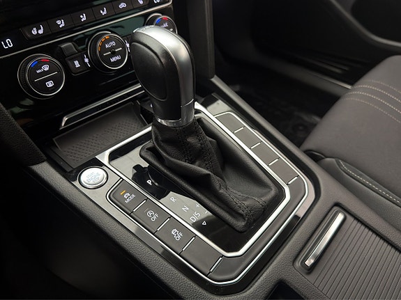 Volkswagen Passat Alltrack 19 of 30