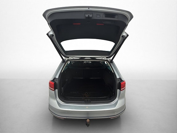 Volkswagen Passat Alltrack 23 of 30