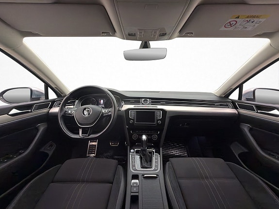 Volkswagen Passat Alltrack 11 of 30
