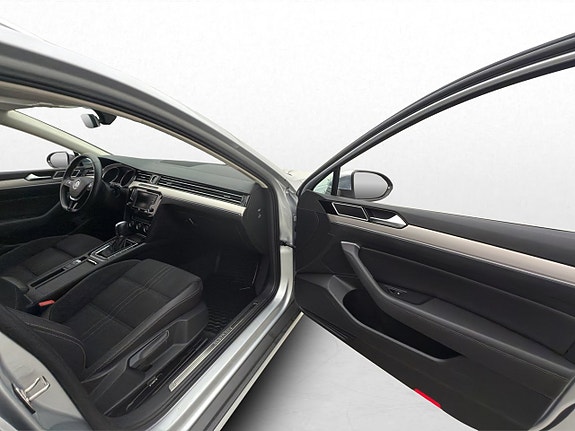 Volkswagen Passat Alltrack 20 of 30