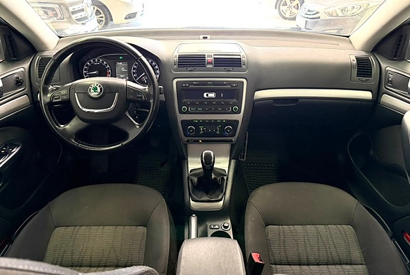 Skoda Octavia 12 of 23