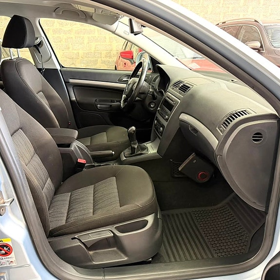 Skoda Octavia 10 of 23