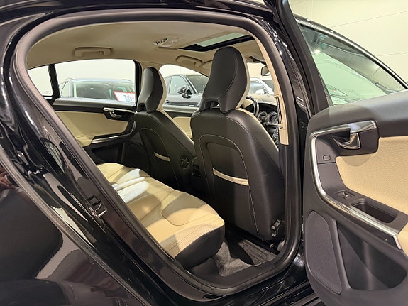 Volvo S60 13 of 25