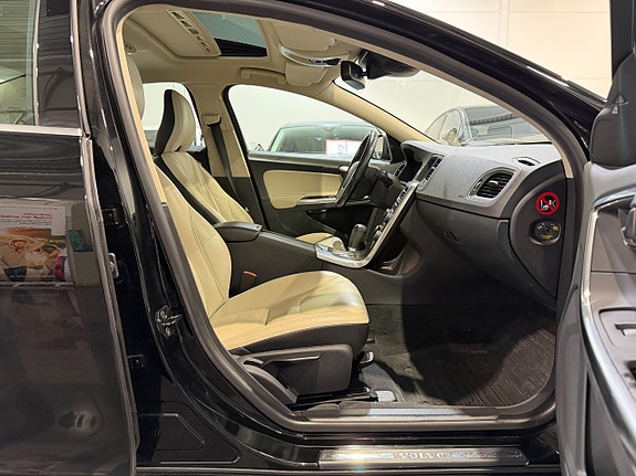 Volvo S60 15 of 25