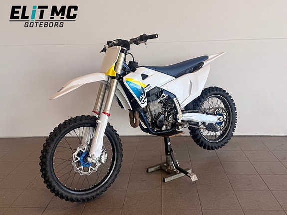 Husqvarna FC450 | Nytt bakdäck | Traction control 4 of 11