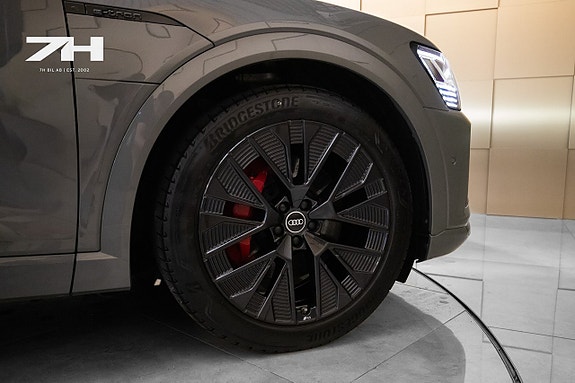 Audi Q8 e-tron 22 of 23