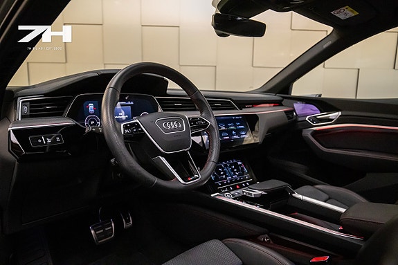 Audi Q8 e-tron 9 of 23