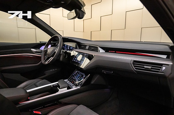 Audi Q8 e-tron 16 of 23