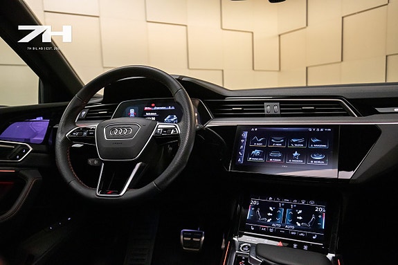 Audi Q8 e-tron 14 of 23