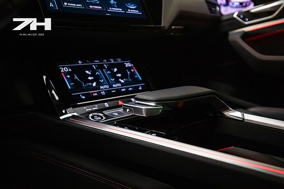 Audi Q8 e-tron 10 of 23