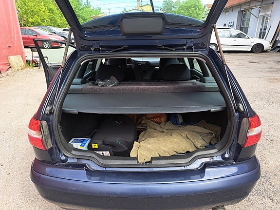 Volvo V40 8 of 10