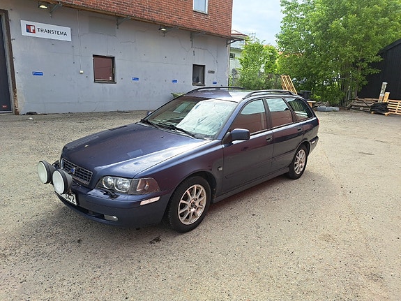 Volvo V40 4 of 10