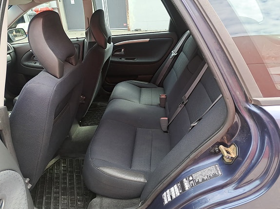Volvo V40 6 of 10