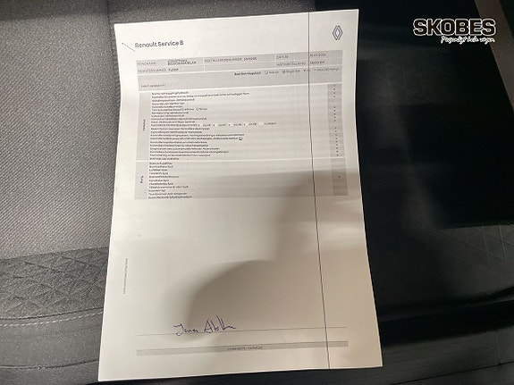 Renault Clio 18 of 19
