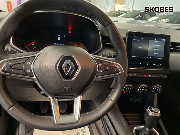 Renault Clio 12 of 19