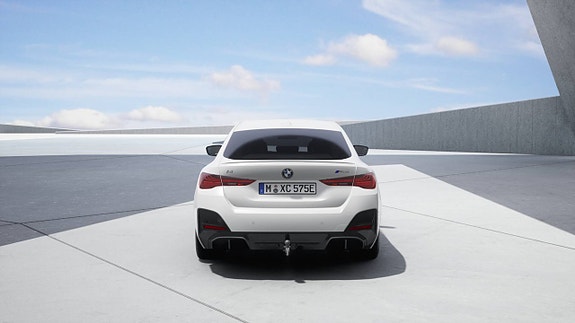 BMW i4 9 of 11