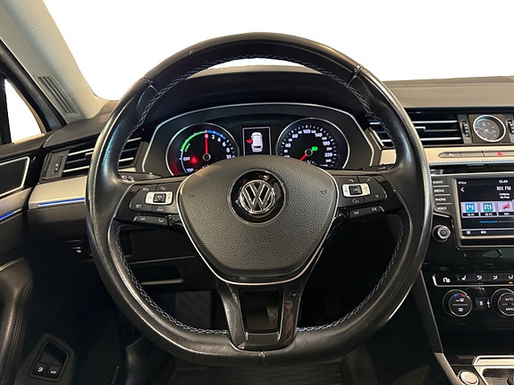 Volkswagen Passat 12 of 20