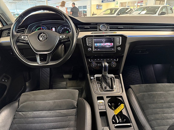 Volkswagen Passat 14 of 20