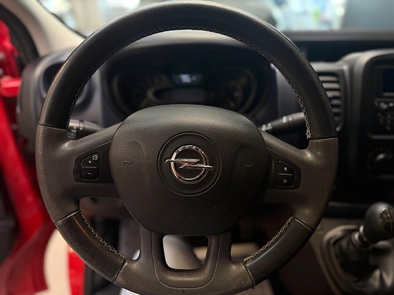 Opel Vivaro 11 of 25