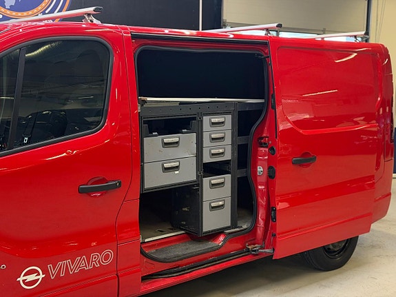 Opel Vivaro 13 of 25